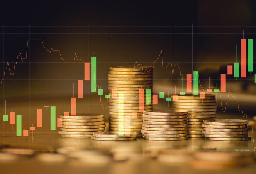 背景、金融投资概念上有交易图表的一堆堆金币金融理财财富积累 