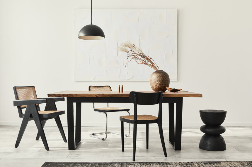 餐厅内部简约构图木制桌子设计椅室内设计