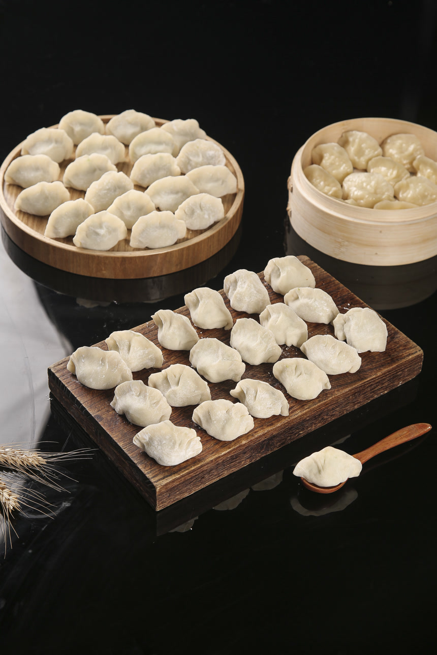 深底上的鲅鱼水饺