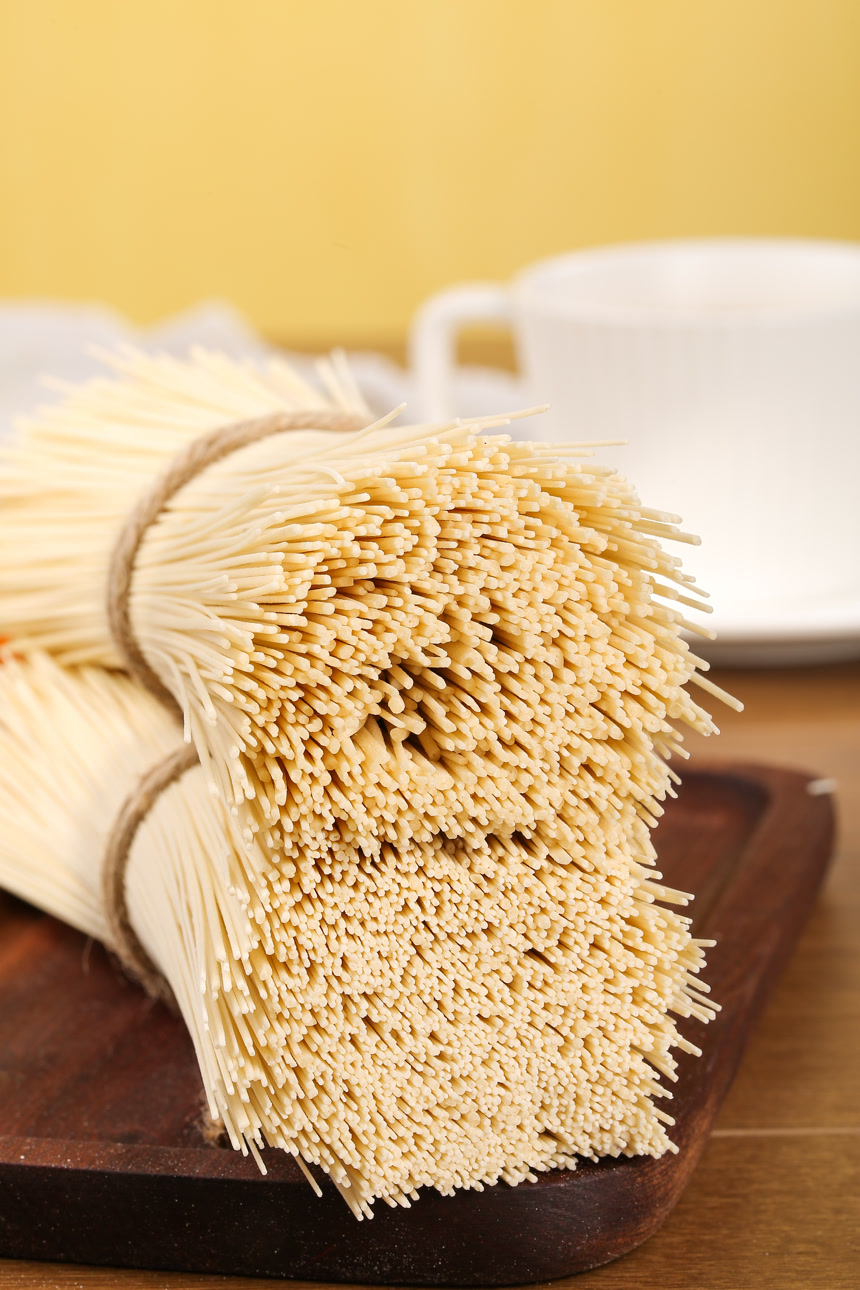 木底上的空心面