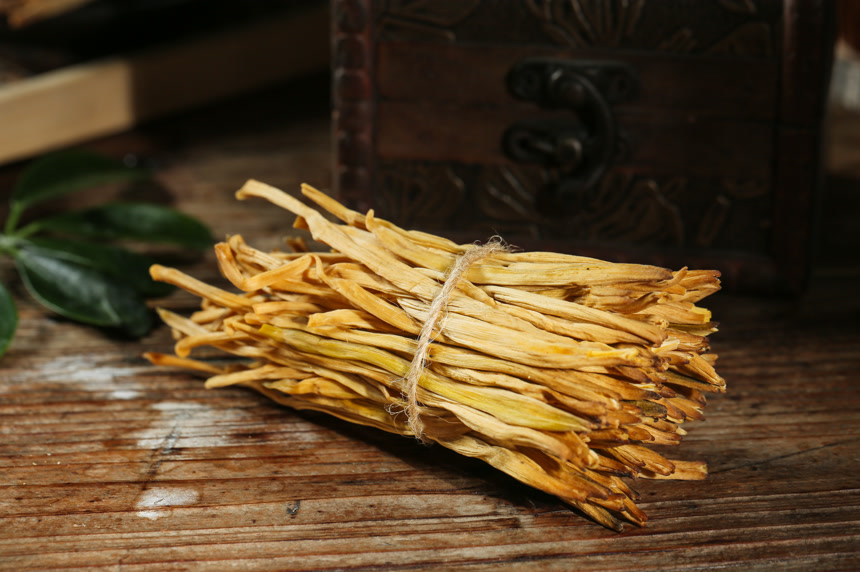 深底上的黄花菜