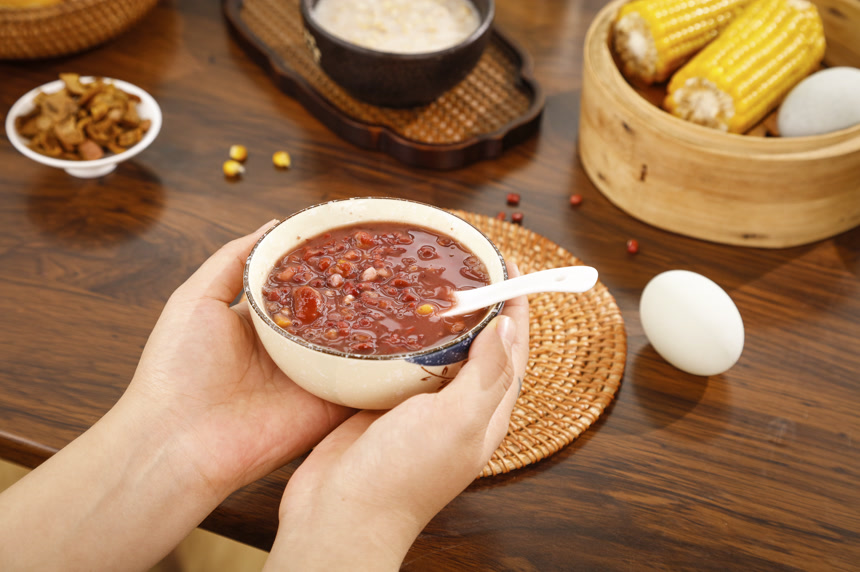 深底上的红豆粥