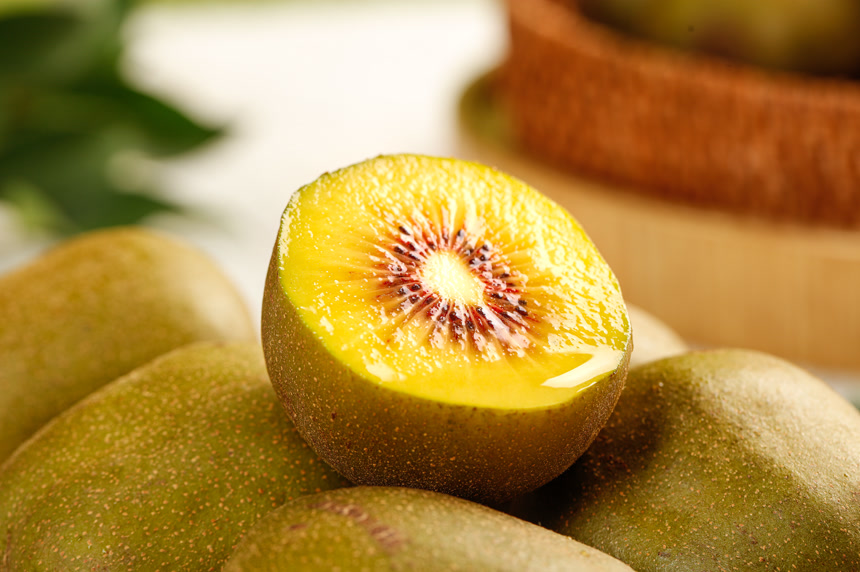 浅底上的红心猕猴桃