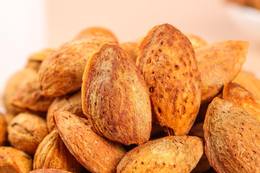 浅底上的巴旦木