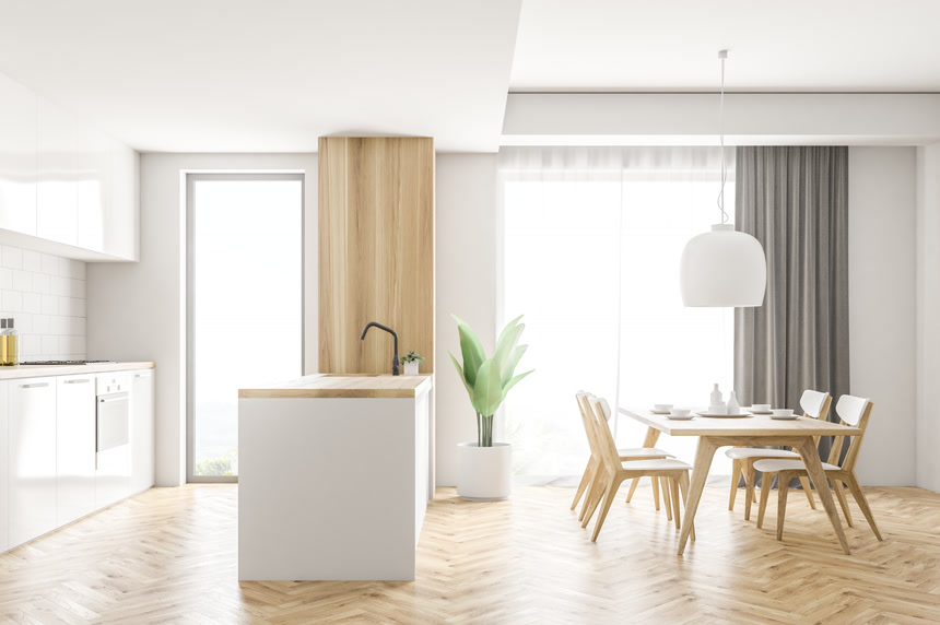 白色的室内设计木制厨房内饰与白色橱柜