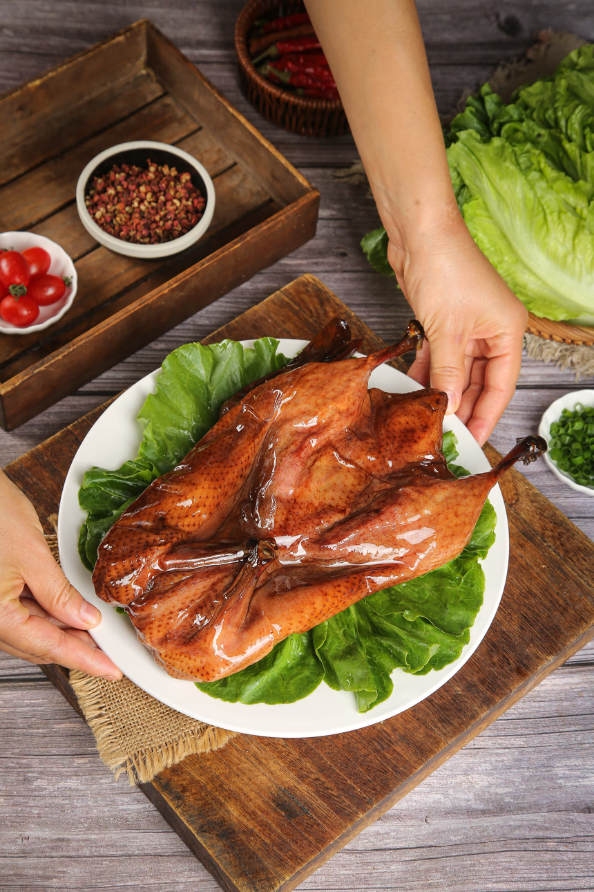 深底上的酱板鸭