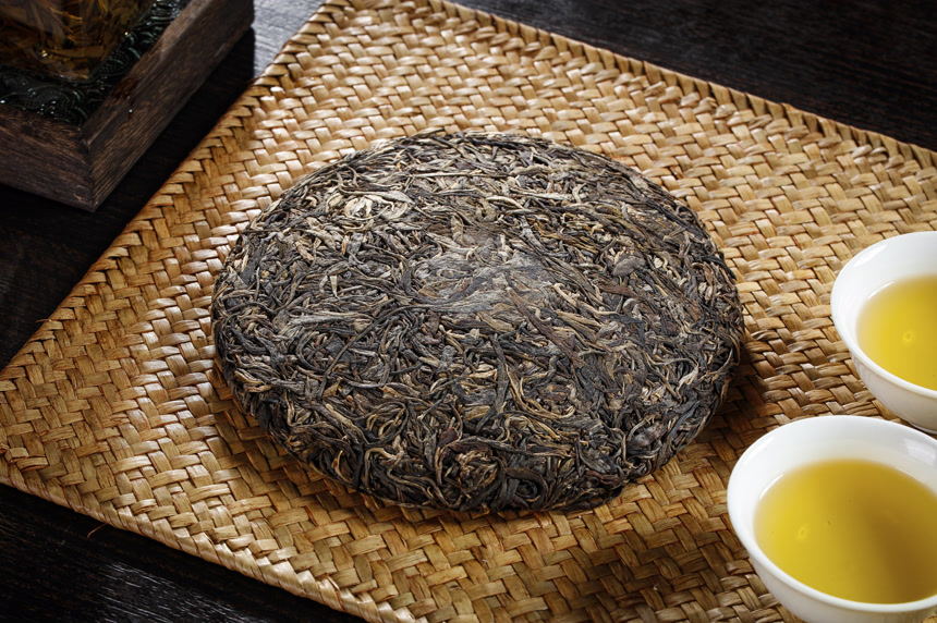 深底上的普洱茶