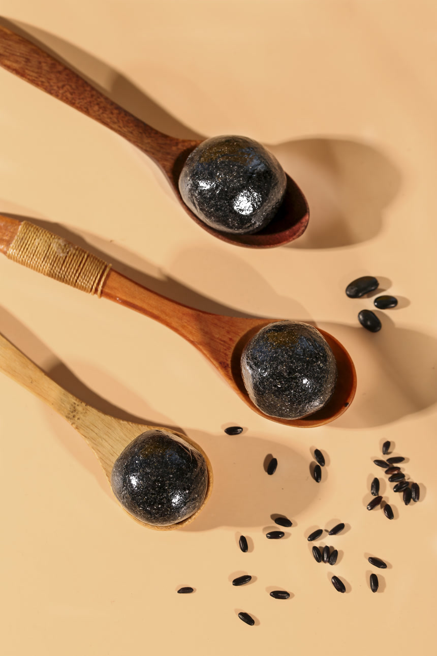 浅底上的芝麻丸