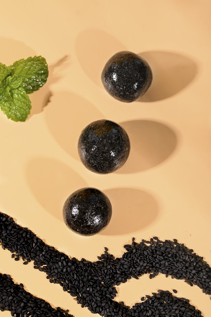 浅底上的芝麻丸