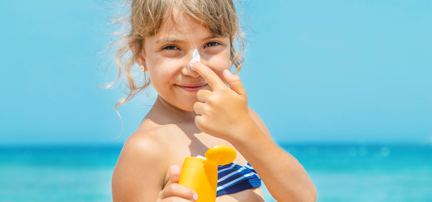 儿童皮肤上的防晒霜美容护肤