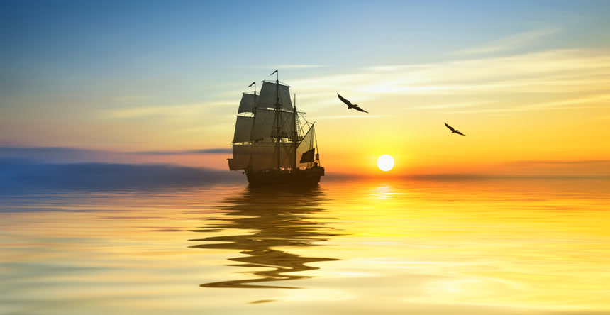 渔船帆船出海夕阳落日大海海洋金色海面