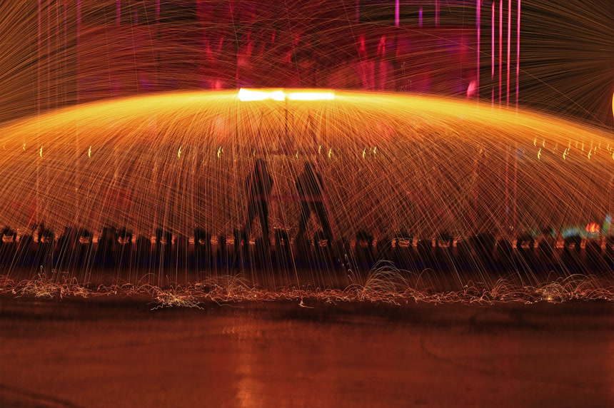 熔融钢的火花工业