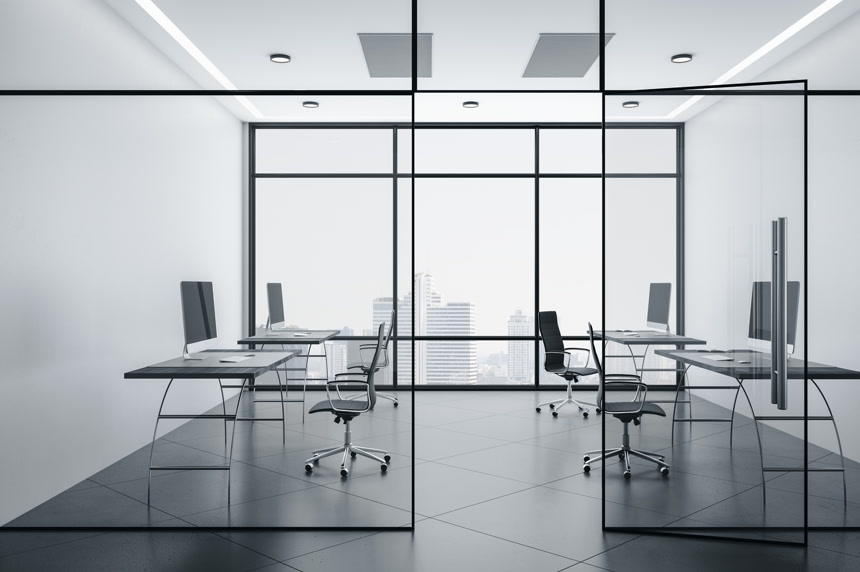 有计算机的办公间生活场景