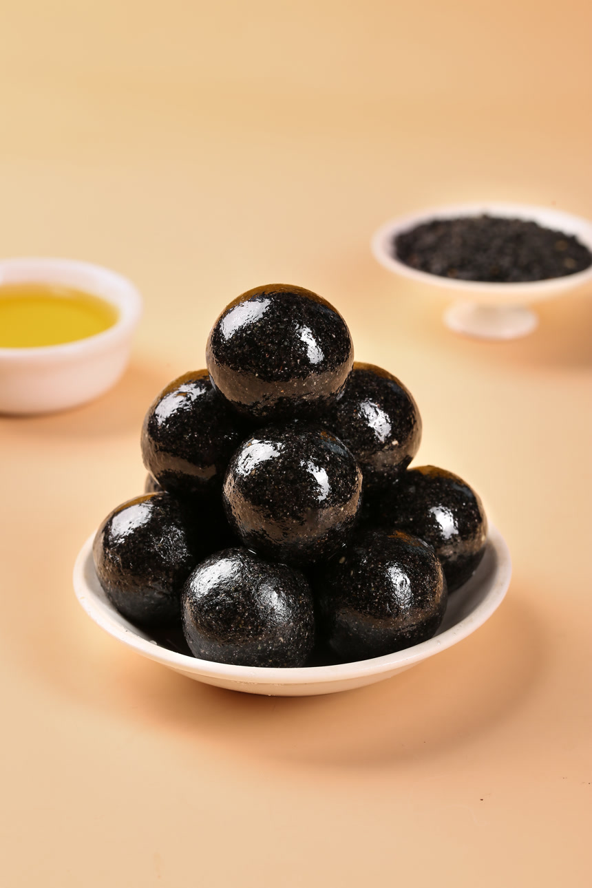 浅底上的芝麻丸