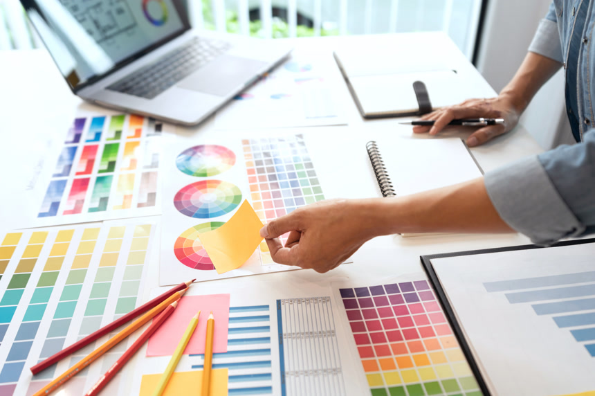 从事美术工作的艺术家人物肖像