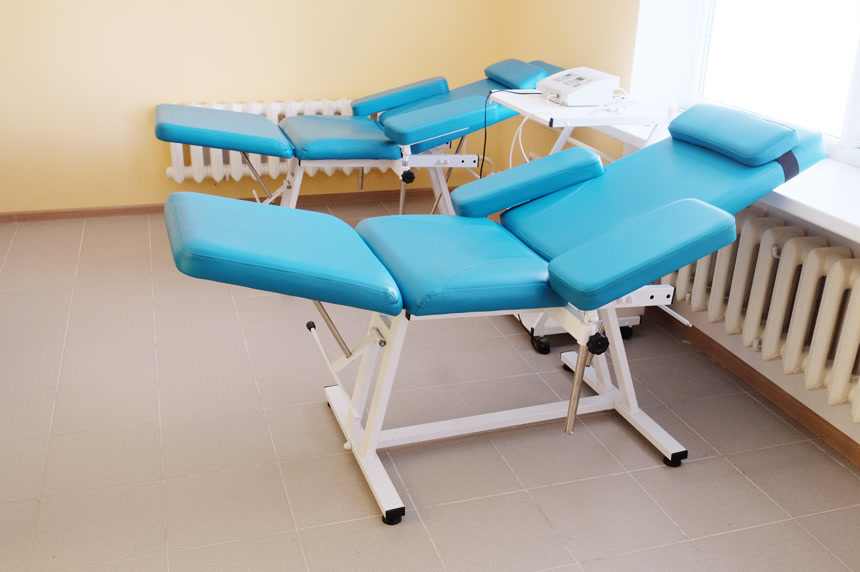 医务室献血者抽血液接待的椅子医疗