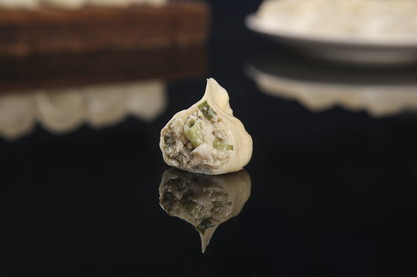 深底上的鲅鱼水饺