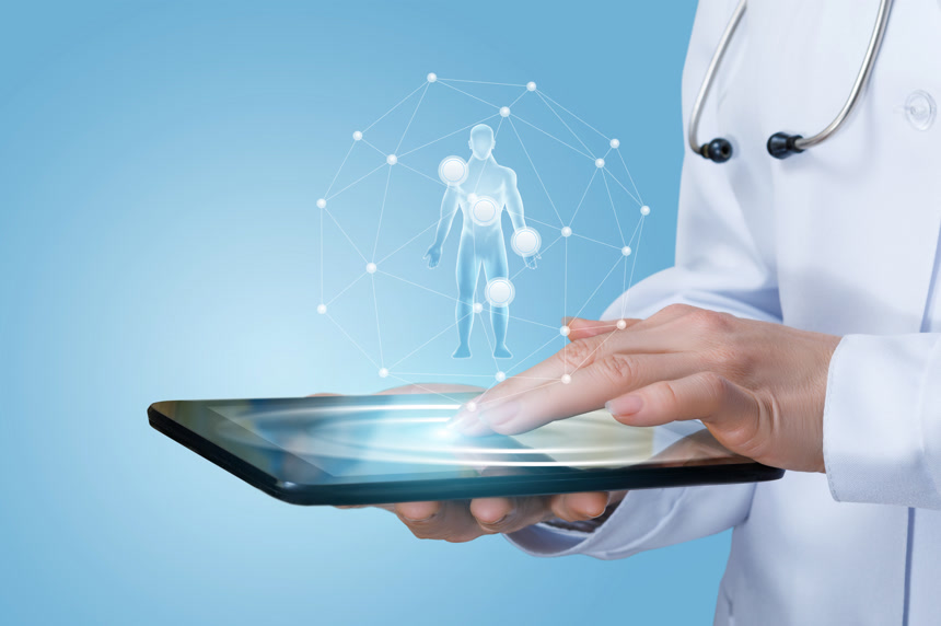 医生点击平板显示立体的病人病痛部位   现代科技医疗概念 医疗行业 医院宣传