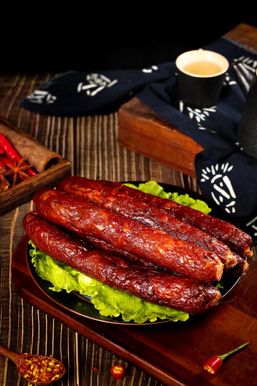 深底上的麻辣香肠