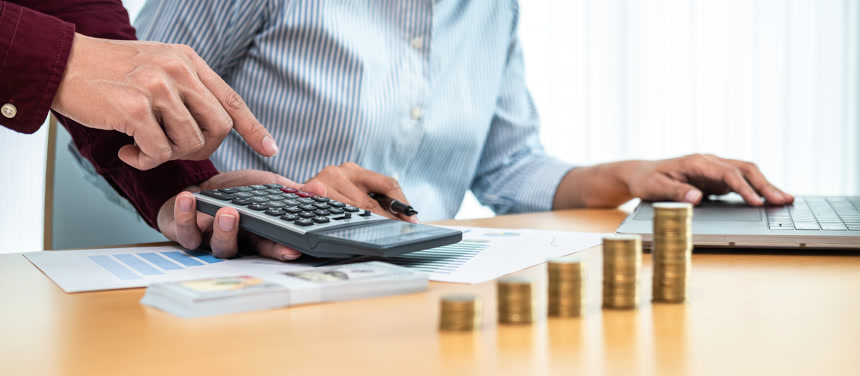 使用计算器计算投资成本商务经济