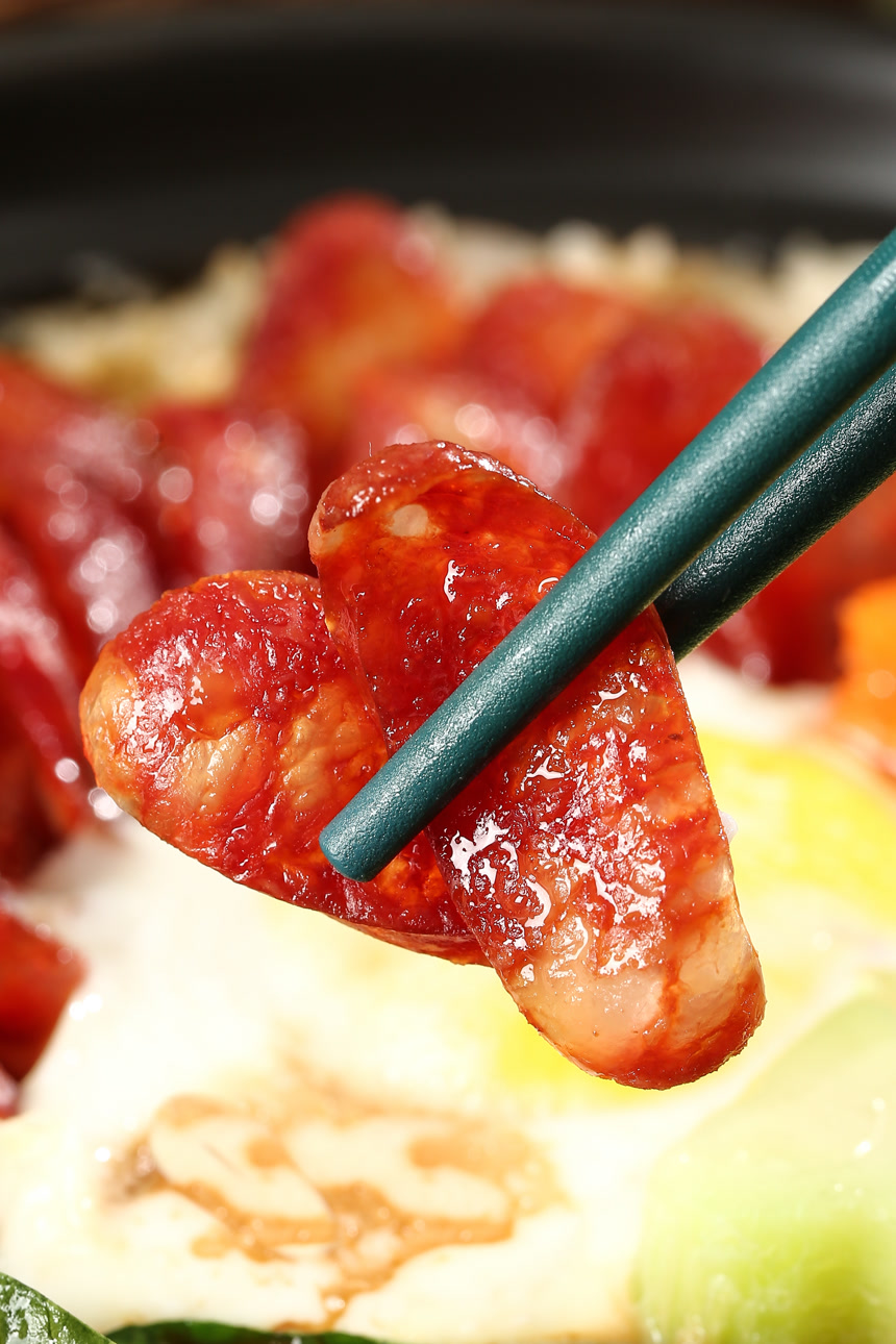 深底上的腊肠煲仔饭