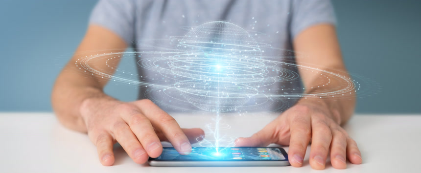 使用手机数字球面连接全息图的商人商务经济智能金融