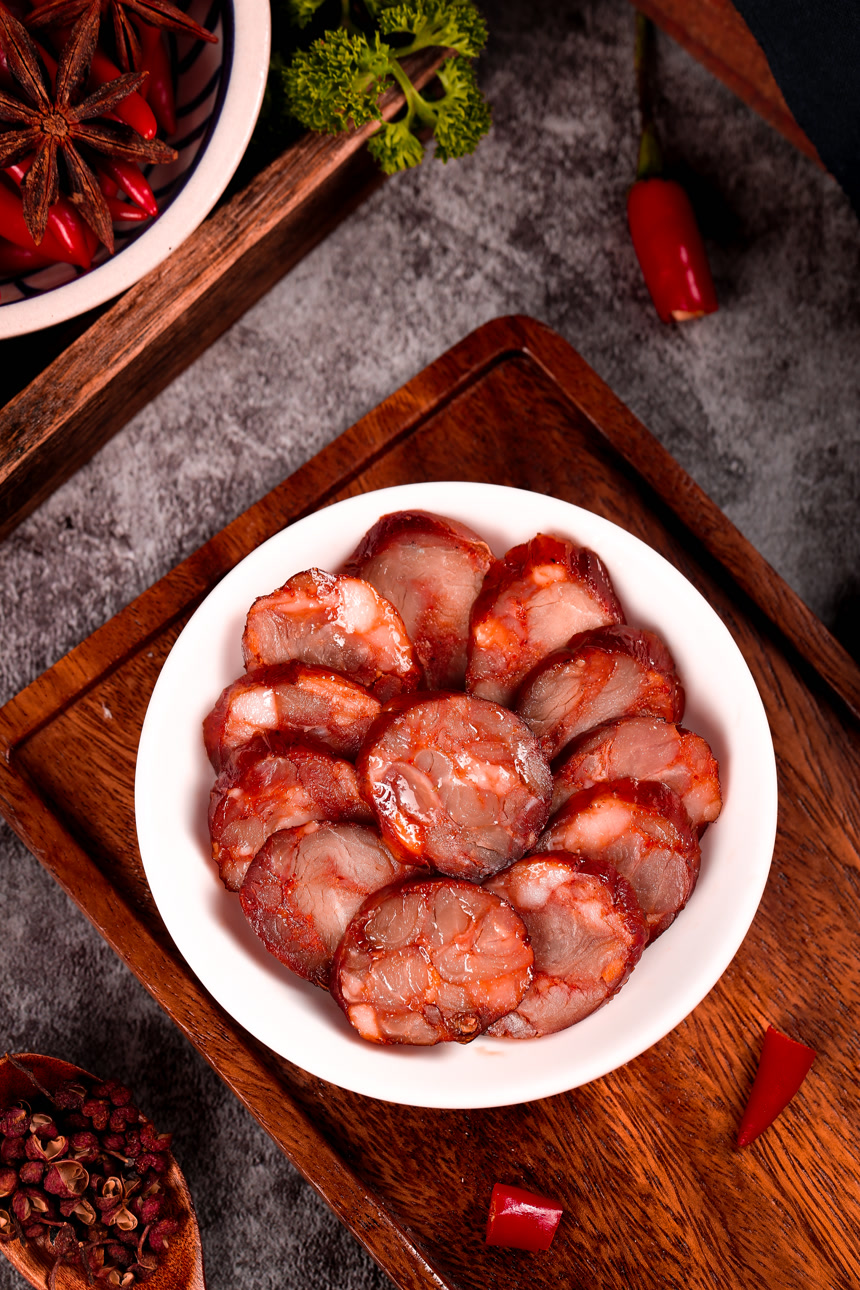 深底上的麻辣香肠