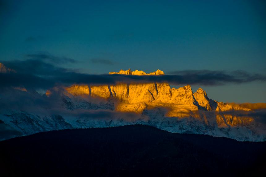 中国云南东部玉龙雪山景区自然风光旅游广告