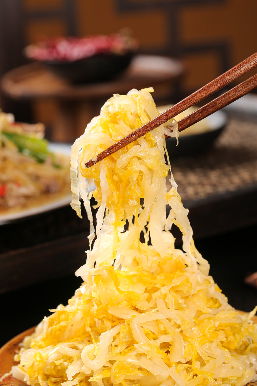 深底上的东北酸菜