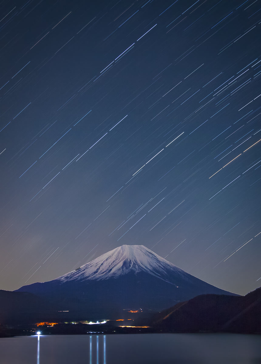 富士山富士五湖流星雨夜景全景壁纸
