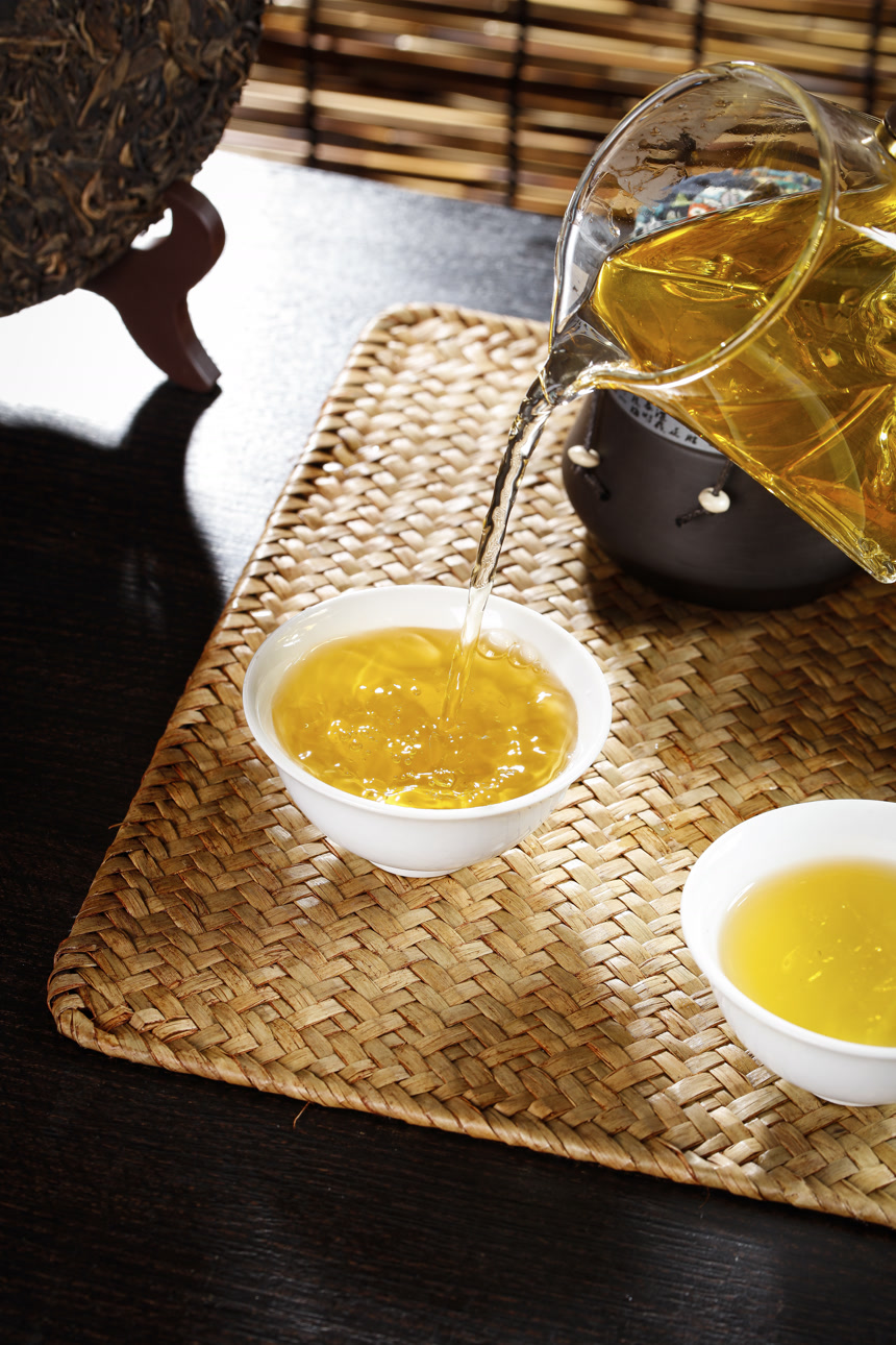 深底上的普洱茶