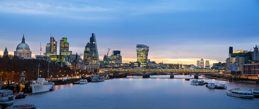 伦敦大桥城市摩天大楼美景城市建筑