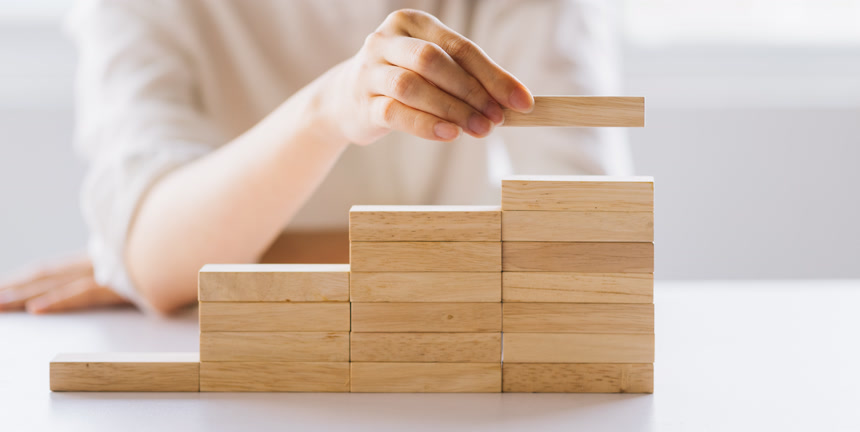 搭积木示意通向成功流程概念业务发展的职业道路阶梯商务经济