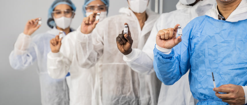 不同种族和肤色的医生医疗人像