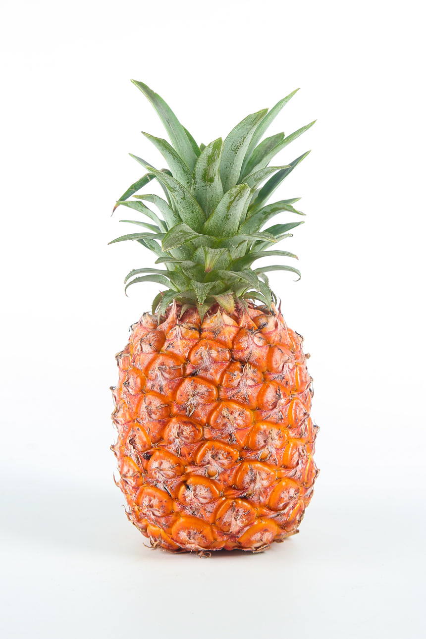 白底上的金钻凤梨