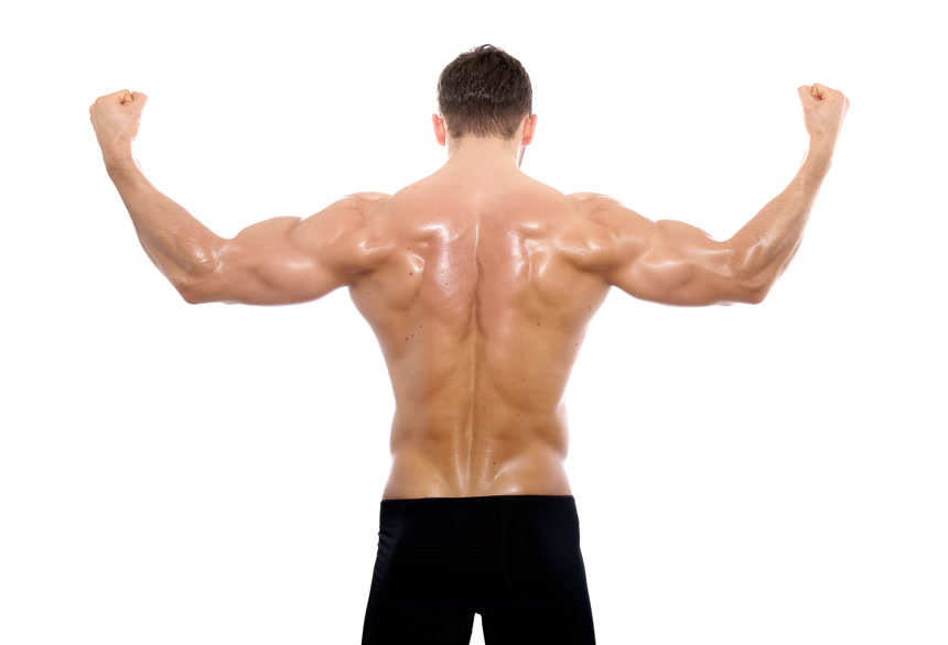 英俊的男人穿着健身裤展示他健硕后背和流畅的肌肉线条