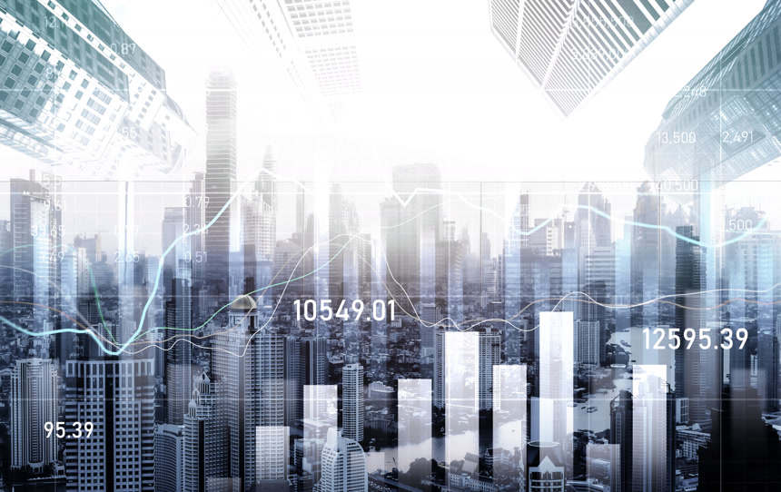 以现代城市和摩天大楼为背景的财务图表和数字指标双重曝光股票市场经营