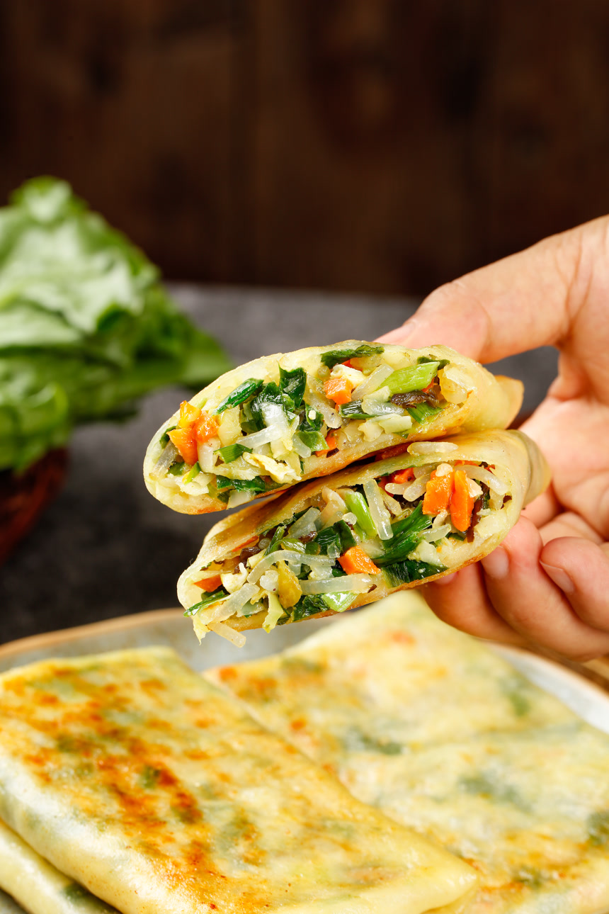 木底上的韭菜盒子