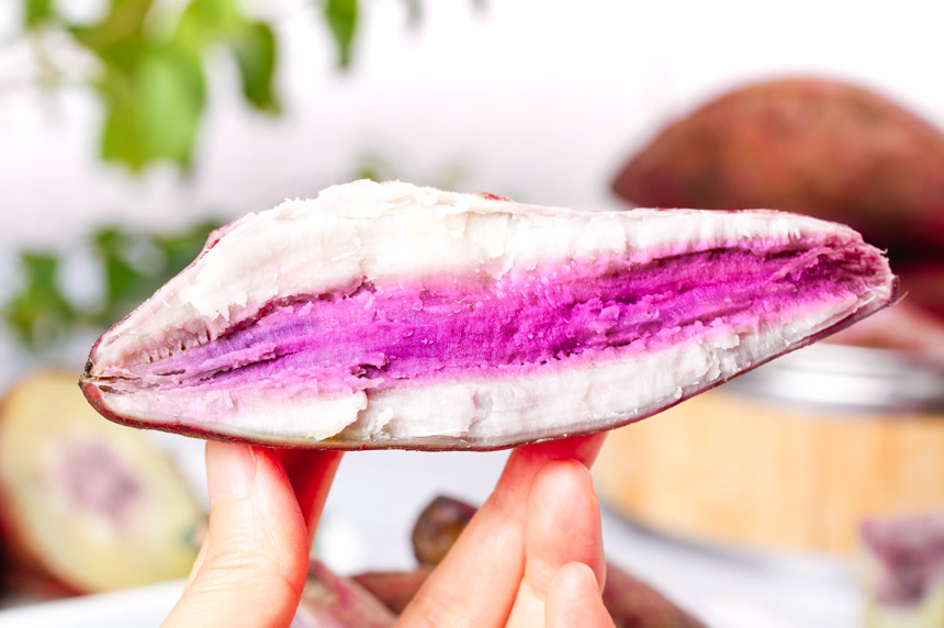 浅底上的冰淇淋红薯