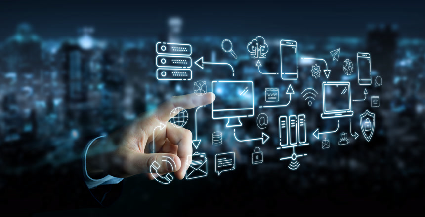 商人在模糊的背景下使用技术设备和图标细线接口   互联网科技与应用