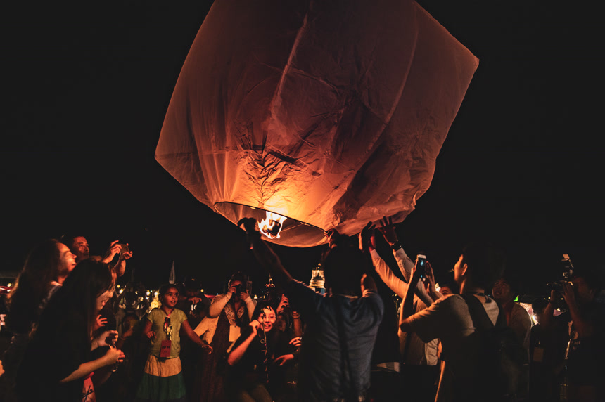 元宵节，泰国清迈的叶鹏和洛伊·赫拉通生活方式节日热点 