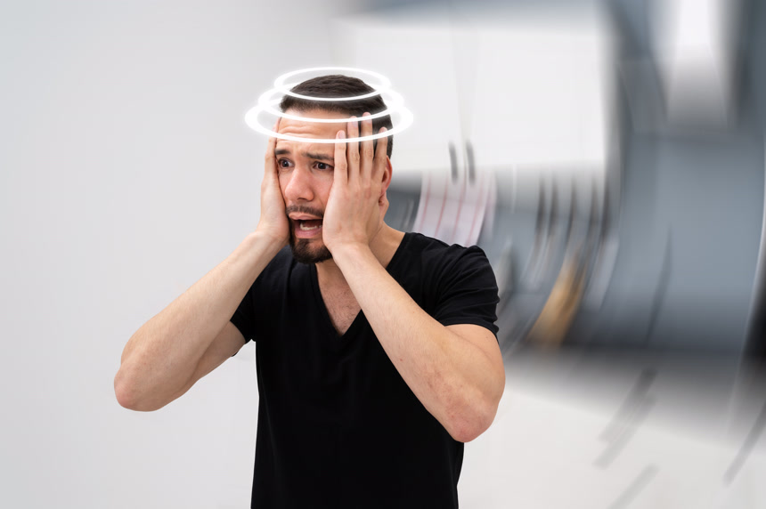 情绪崩溃头痛生活方式男子