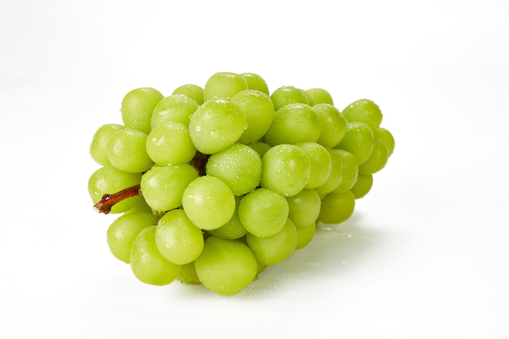 极简清新水果葡萄背景图片