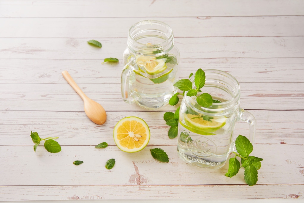 缤纷夏日清凉水果茶背景图片