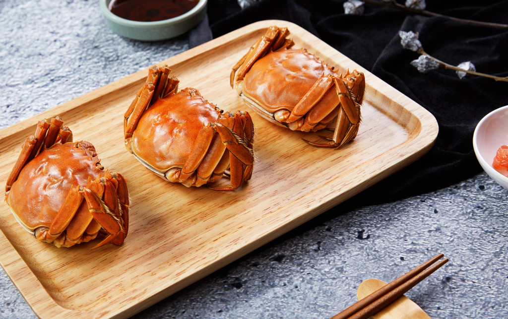 肥美大闸蟹美食背景图片