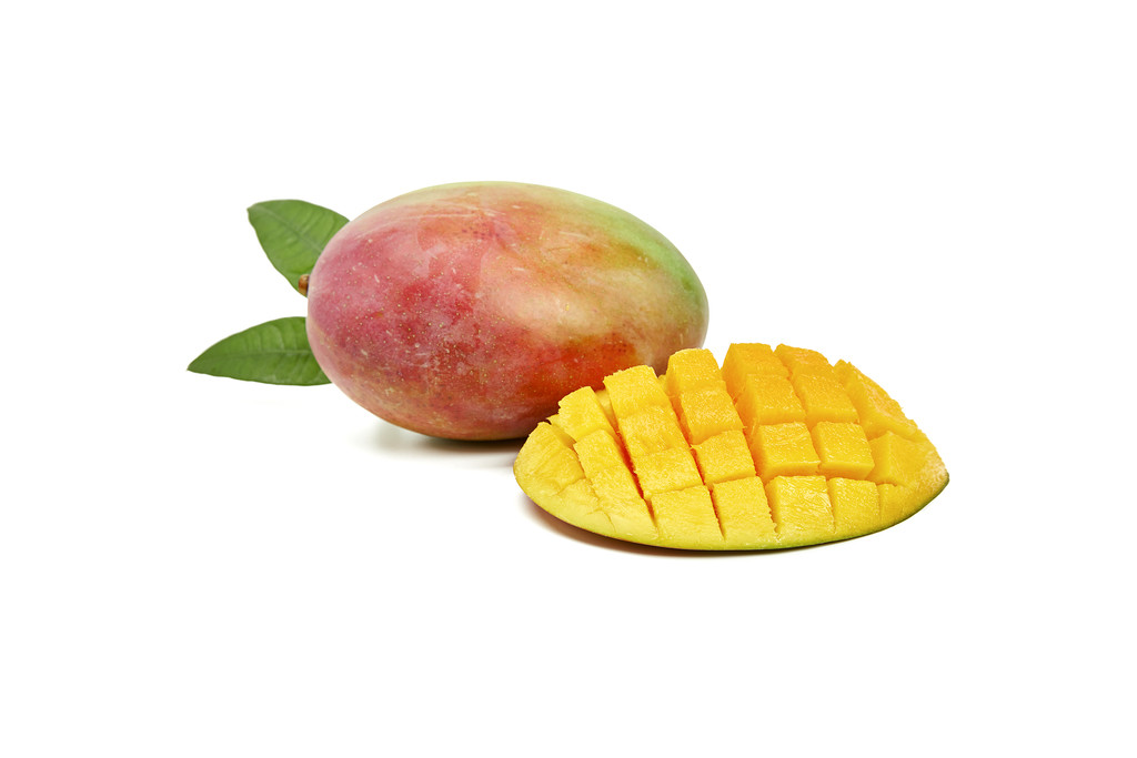 白底清新芒果背景图片