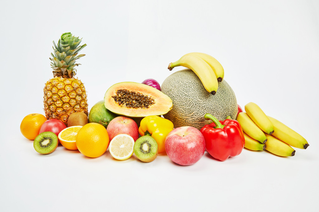 白底丰富水果果蔬背景图片