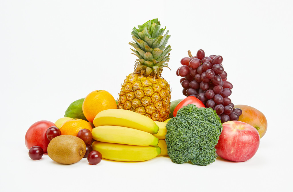 白底丰富水果果蔬背景图片