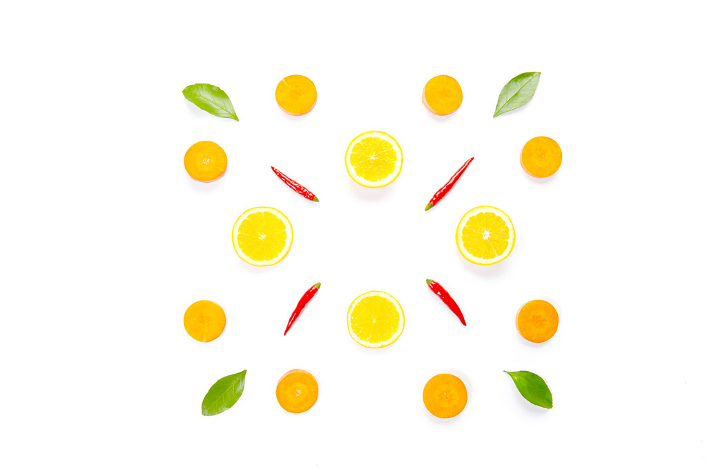 白底果蔬平铺背景图片