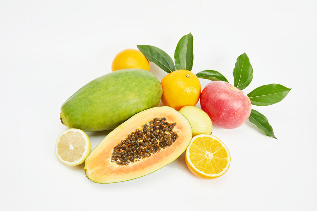 白底丰富水果果蔬背景图片